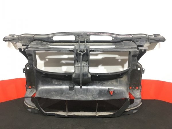 Рамка радиатора Bmw 3-Series E90 N52B25A 2006 1858150016 (б/у)