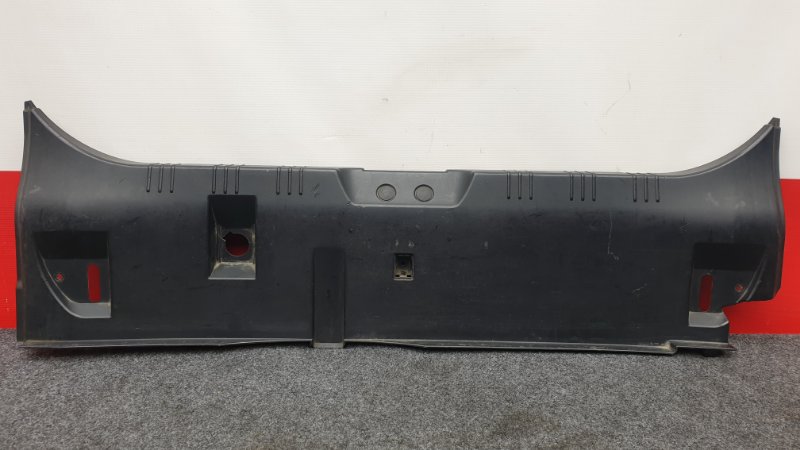 Панель замка багажника Bmw 5-Series E60 M54B30 2004 задний (б/у)