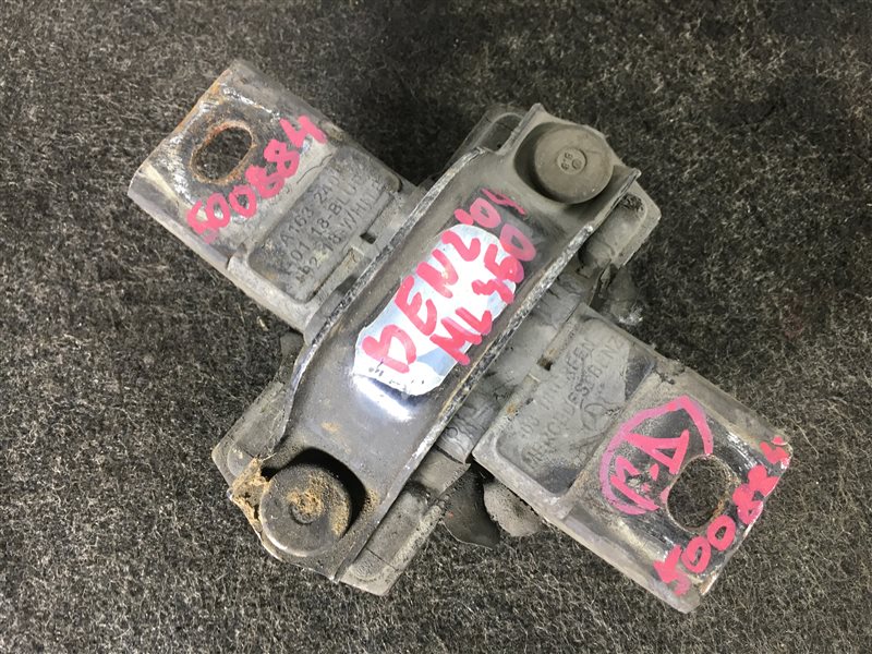 Подушка двигателя Mercedes-Benz M-Class W163 11297031611062 2004 500884 (б/у)