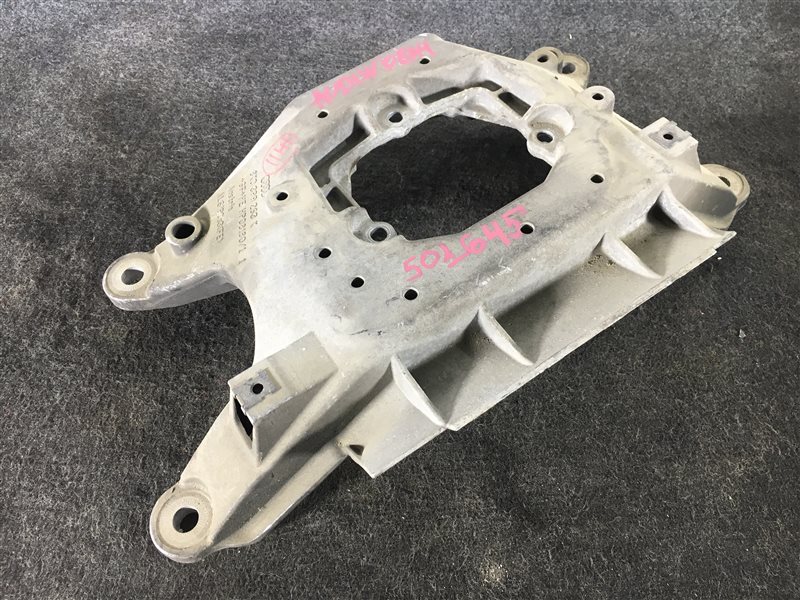 Кронштейн кпп Audi A4 B8 CDH 2008 501645 (б/у)