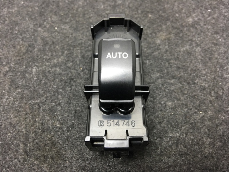 Кнопка стеклоподъемника Toyota Allion ZZT240 1ZZ 2003 передняя левая (б/у)