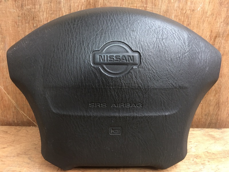 Подушка безопасности Nissan Mistral KR20 TD27B 1996 В руль. Без заряда. (б/у)