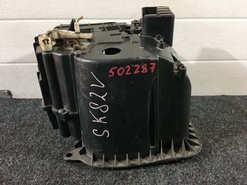 Корпус радиатора отопителя Mazda Bongo SK82MN R2 1999 507287 (б/у)