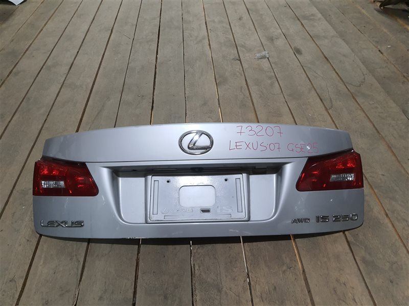 Крышка багажника Lexus Is250 GSE25 4GR 2007 73207 С камерой заднего вида. (б/у)
