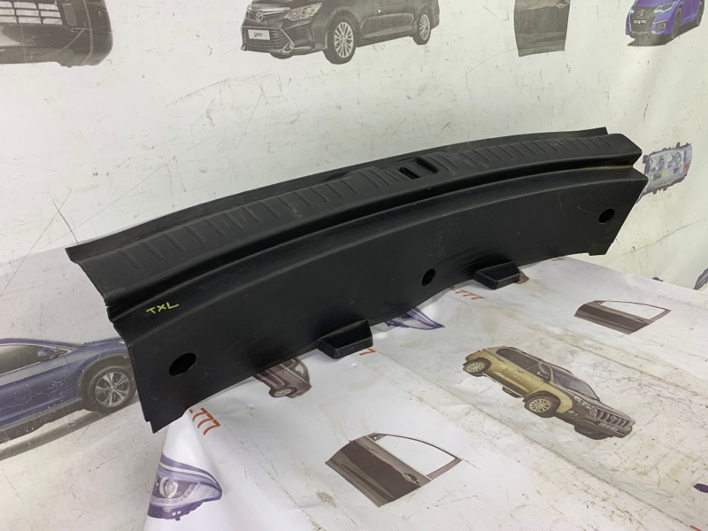 Обшивка багажника