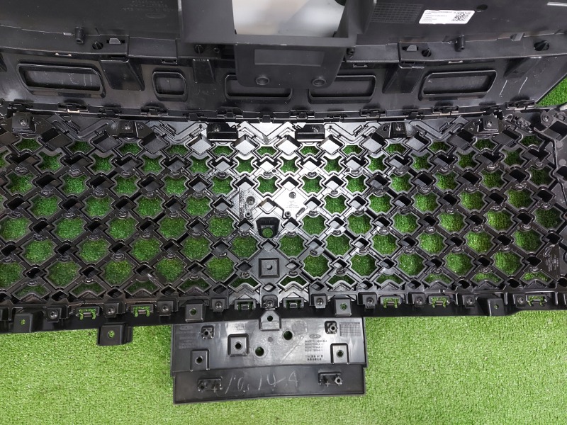 Решетка радиатора передняя C5