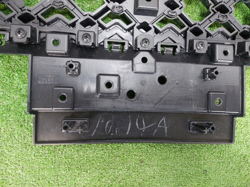 Решетка радиатора передняя C5