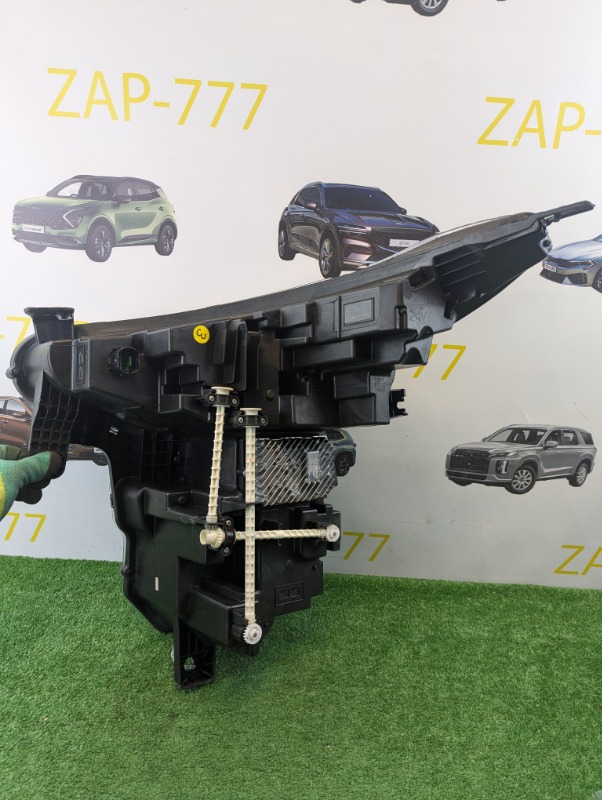 Фара правая GS3