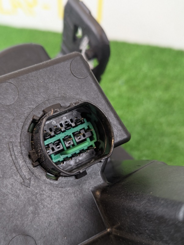 Фара правая GS3