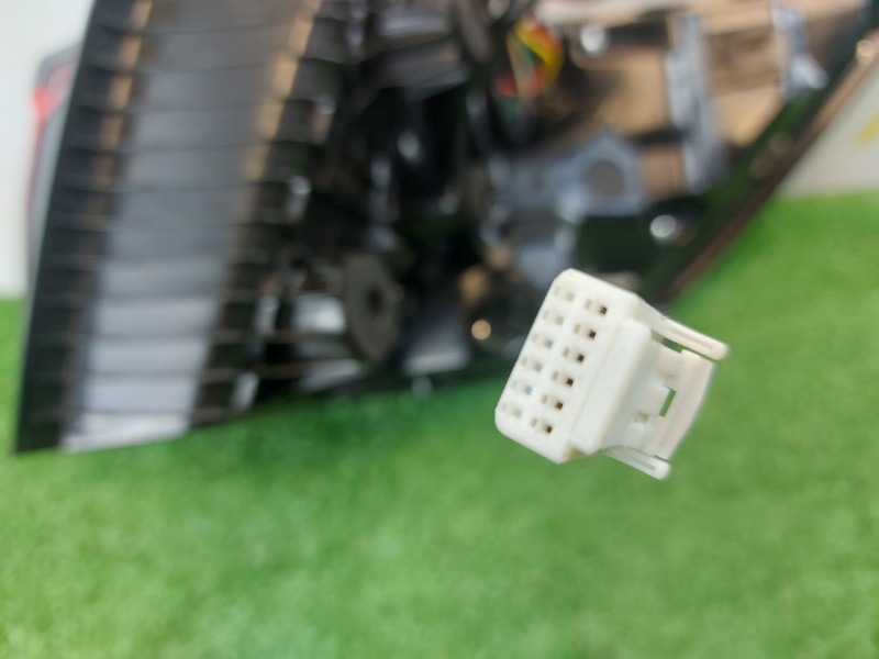 Фонарь передний левый D9