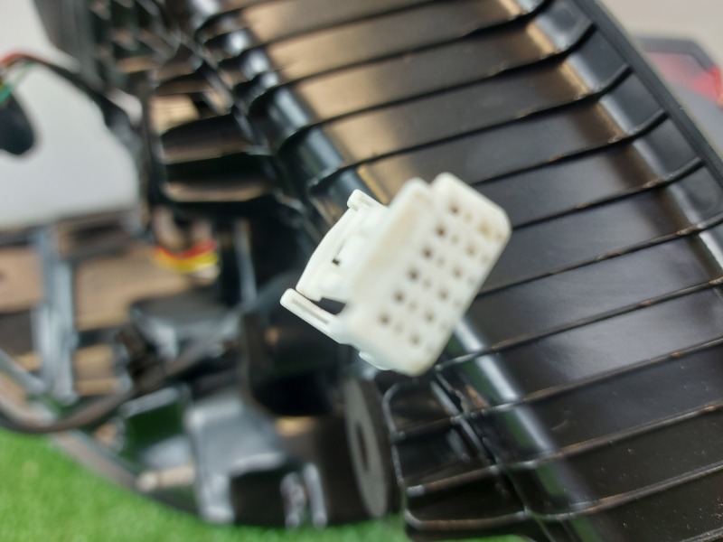 Фонарь передний правый D9