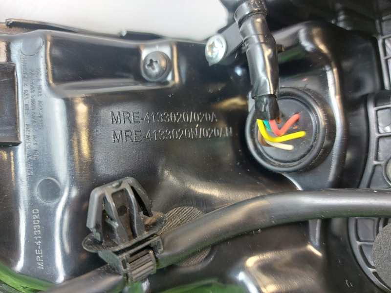 Фонарь передний правый D9