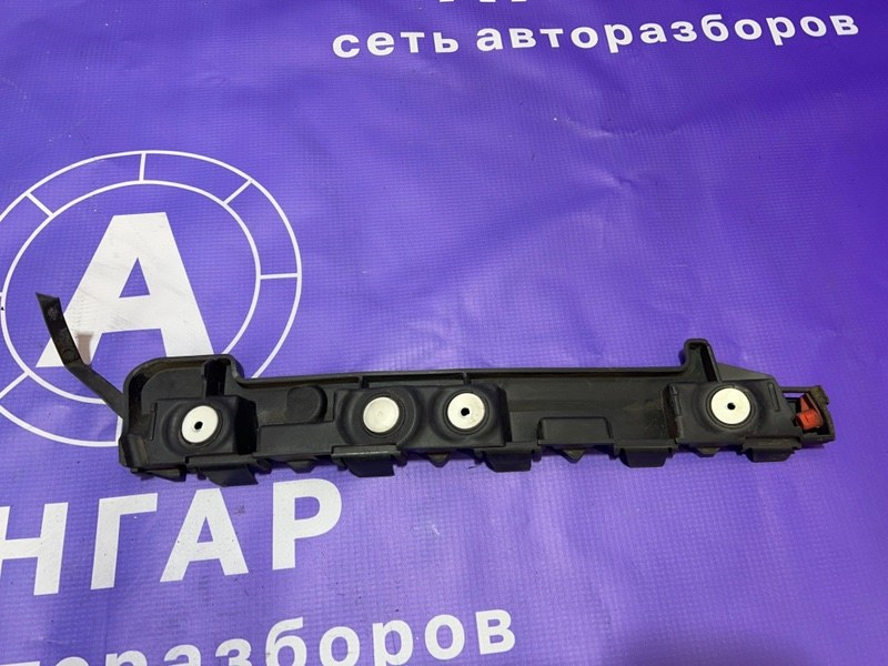 Крепление бампера заднее правое Astra j 2012 A16XER Крепление бампера заднее правое Astra j 2012 A16XER