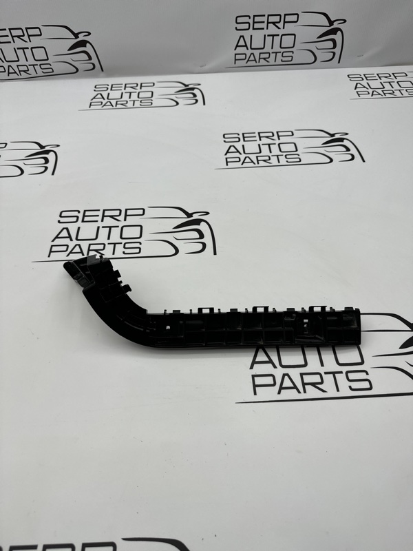 Запчасть крепление бампера заднее правое Suzuki SX4/S-Cross 2014 M16A 7183161M0 контрактная Крепление бампера заднее правое Suzuki SX4/S-Cross 2014 M16A 7183161M0 контрактная