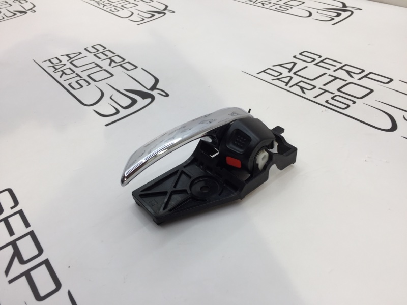 Ручка двери внутренняя левая SX4/S-Cross 2014 M16A