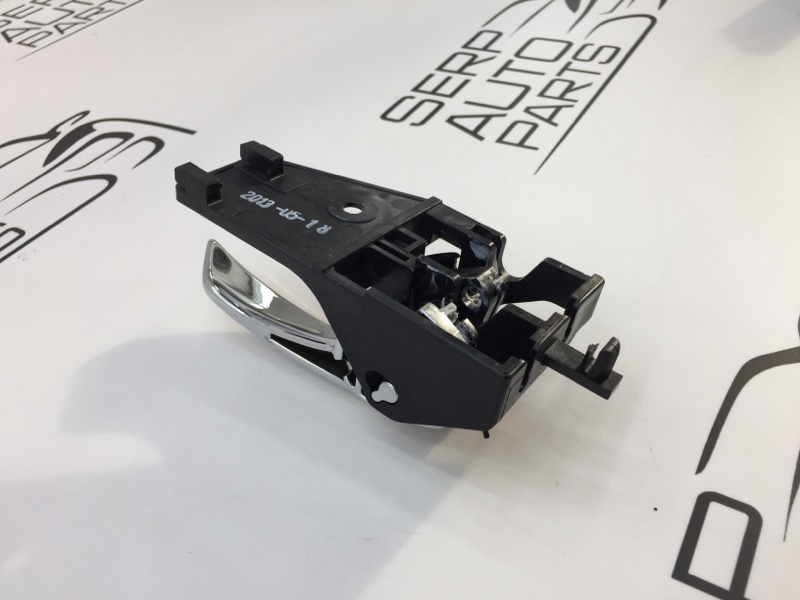 Ручка двери внутренняя левая SX4/S-Cross 2014 M16A