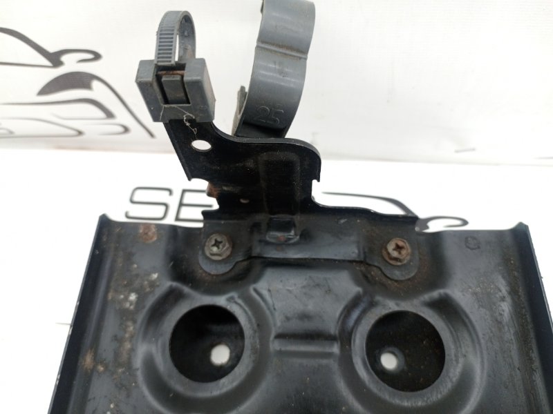 Площадка аккумулятора Suzuki Grand Vitara JB424X J24B