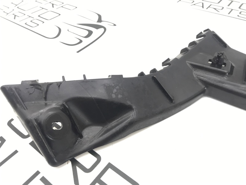 Крепление бампера заднее правое Suzuki SX 4 YA21S M16A Крепление бампера заднее правое Suzuki SX 4 YA21S M16A