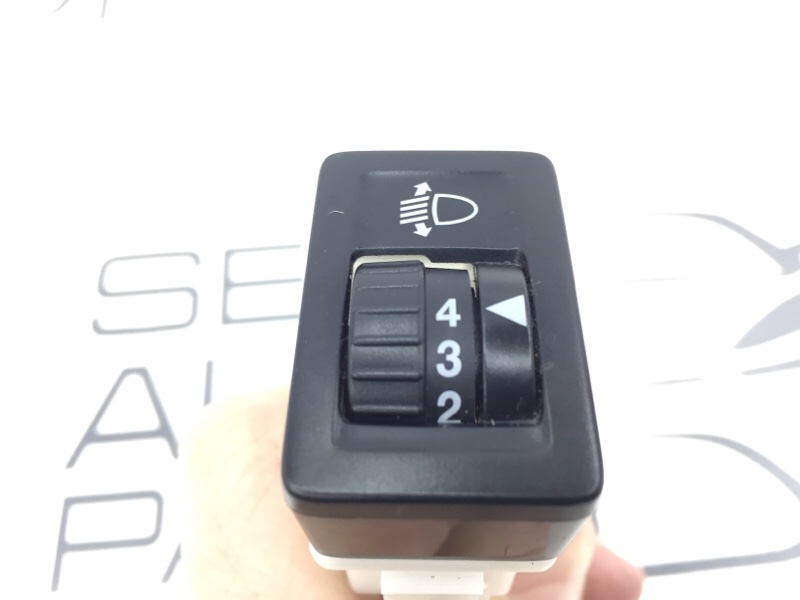 Кнопка корректора фар SX 4 2008 EYA21S M16A Кнопка корректора фар SX 4 2008 EYA21S M16A