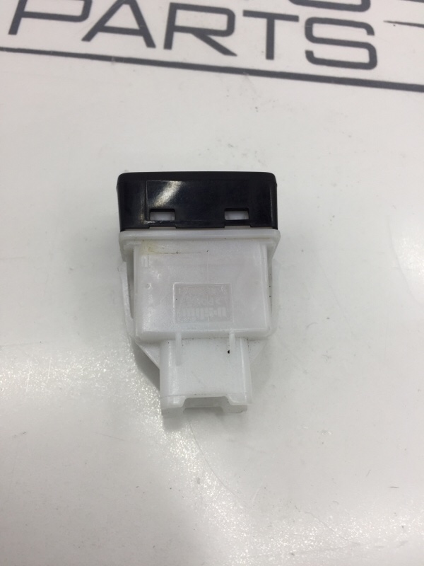 Кнопка регулировки фар SX 4 2008 YA21S M16A