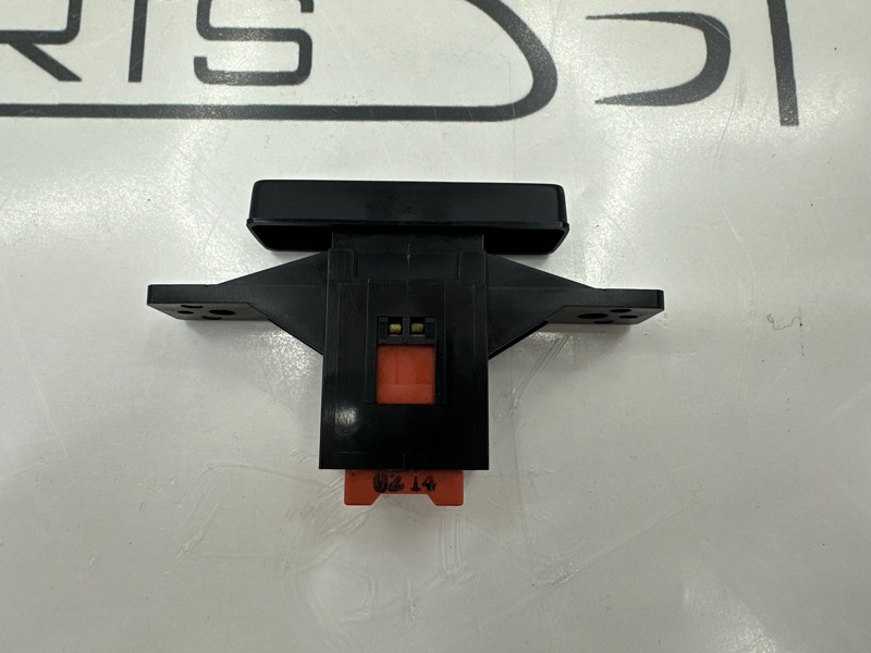 Кнопка аварийки Suzuki Grand Vitara TD54W J24B 2.4