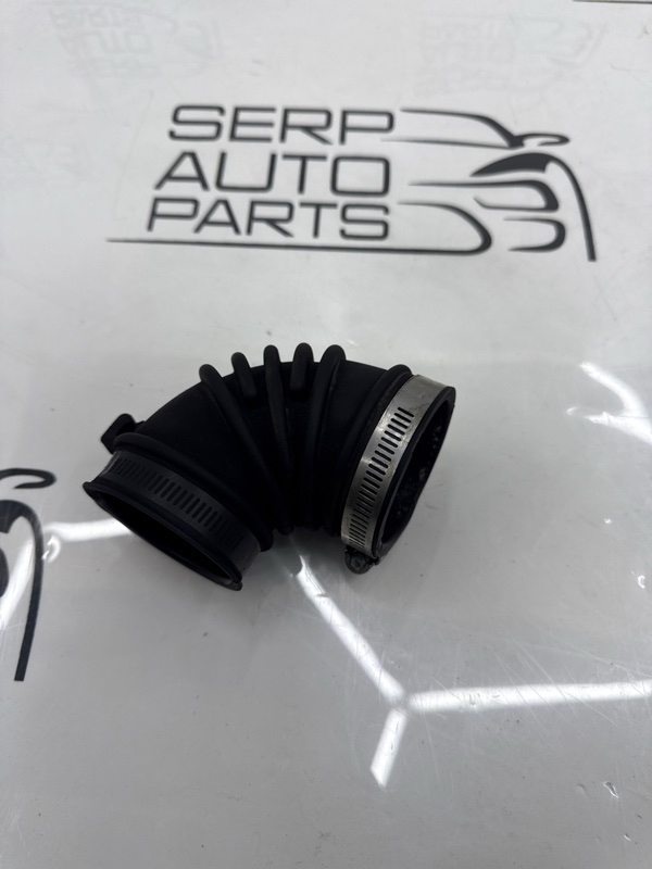 Патрубок воздушного фильтра Suzuki SX 4 2009 EYA21S M16A 1388154LA0 контрактная