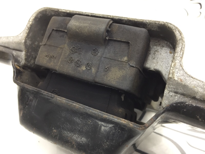 Подушка коробки передач Octavia 2011 A5 CAXA Подушка коробки передач Octavia 2011 A5 CAXA