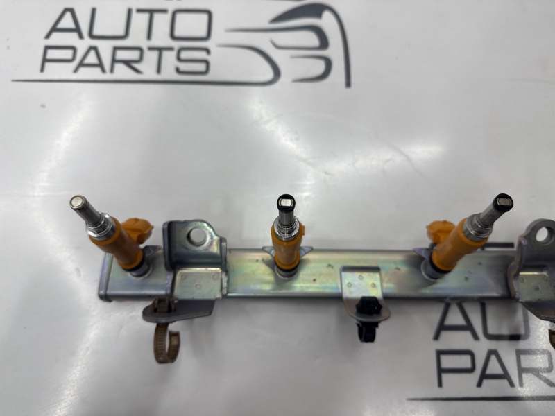 Топливная рампа с форсунками SX 4 2012 EYA21S M16A