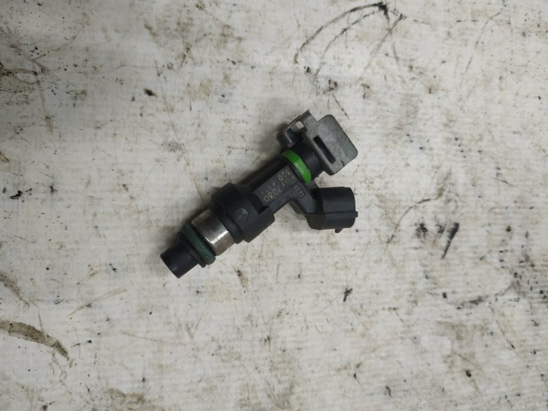 Форсунка топливная Teana J32 2.5