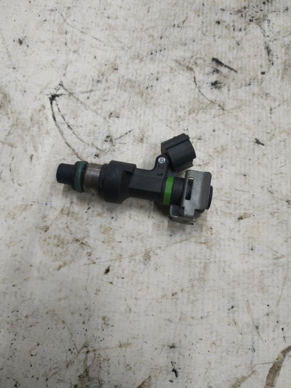 Форсунка топливная Teana J32 2.5