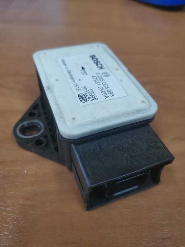 Датчик ускорения Teana J32 Датчик ускорения Teana J32