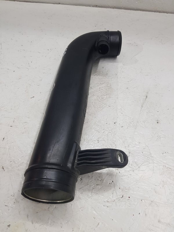 Патрубок интеркулера Skoda Octavia A5 CDA Патрубок интеркулера Skoda Octavia A5 CDA