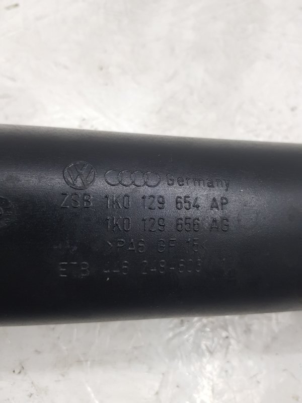 Патрубок интеркулера Octavia A5 CDA Патрубок интеркулера Octavia A5 CDA