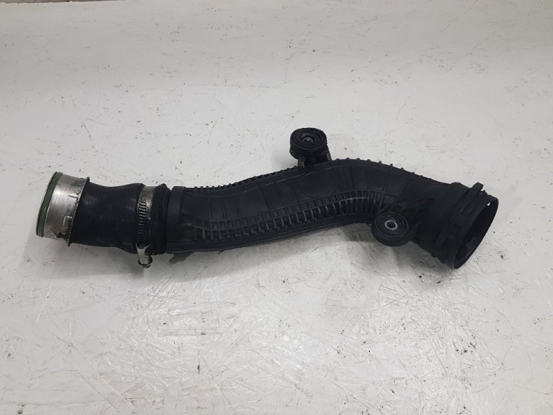 Патрубок интеркулера Octavia A5 CDA Патрубок интеркулера Octavia A5 CDA