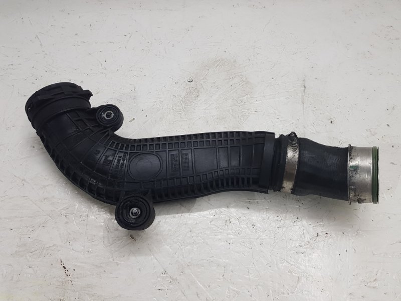 Патрубок интеркулера Octavia A5 CDA Патрубок интеркулера Octavia A5 CDA