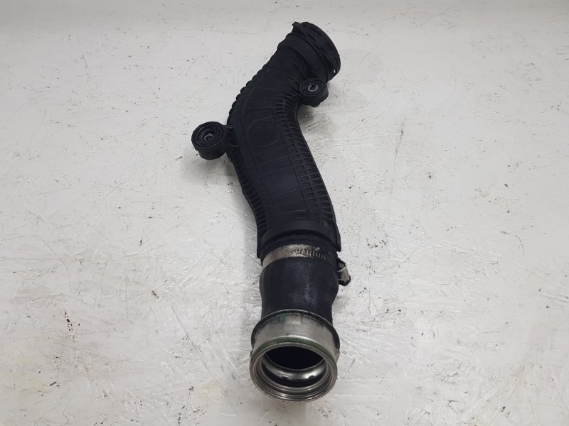 Патрубок интеркулера Octavia A5 CDA Патрубок интеркулера Octavia A5 CDA