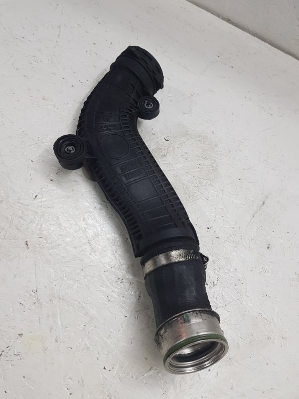 Патрубок интеркулера Octavia A5 CDA Патрубок интеркулера Octavia A5 CDA