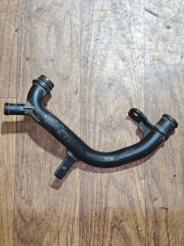 Трубка охлаждения Volkswagen Passat B7 Трубка охлаждения Volkswagen Passat B7