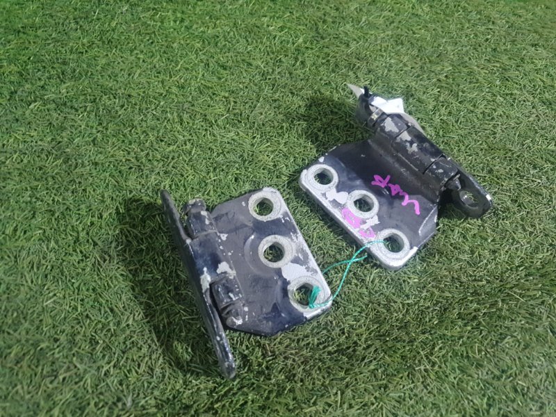 Запчасть петля двери багажника задняя volvo xc90 c59 b5254t2 9483797 контрактная Петля двери багажника задняя volvo xc90 c59 b5254t2 9483797 контрактная