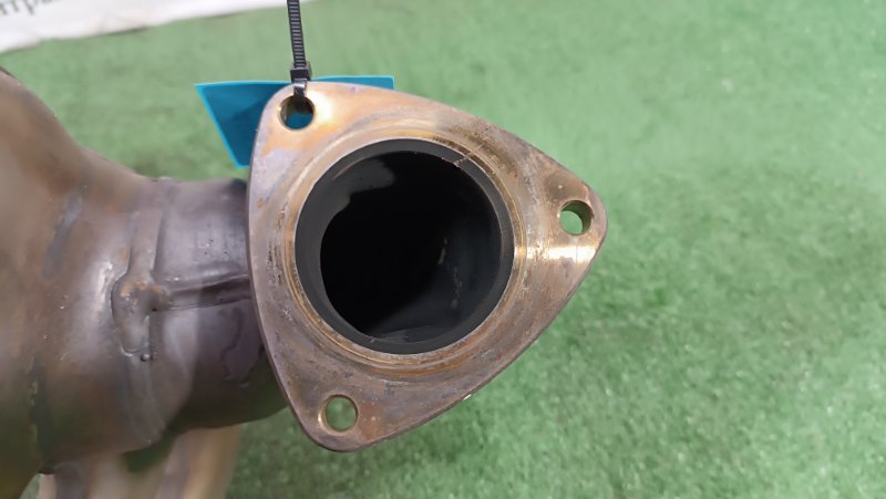 Коллектор выпускной правый Cayenne 9PA M4800 Коллектор выпускной правый Cayenne 9PA M4800