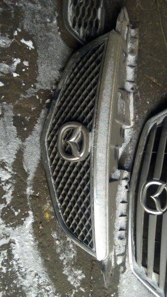 Решетка радиатора Mazda Mpv Решетка радиатора Mazda Mpv