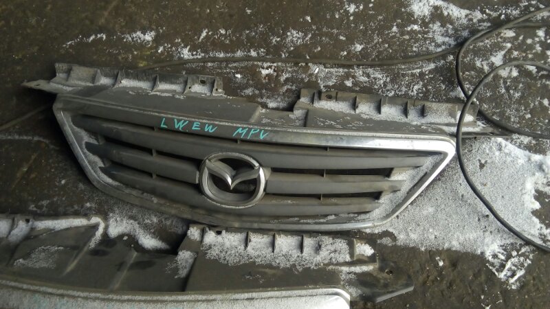 Решетка радиатора Mazda Mpv Решетка радиатора Mazda Mpv