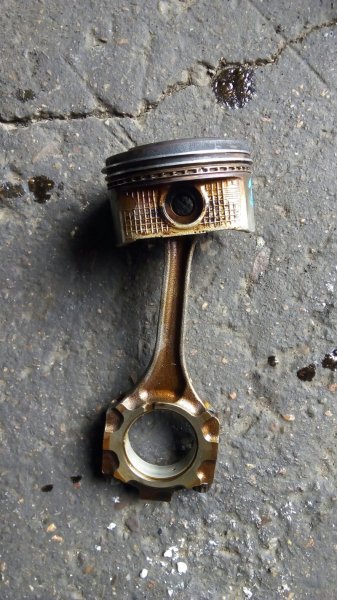 Поршень Toyota 2MZFE Поршень Toyota 2MZFE