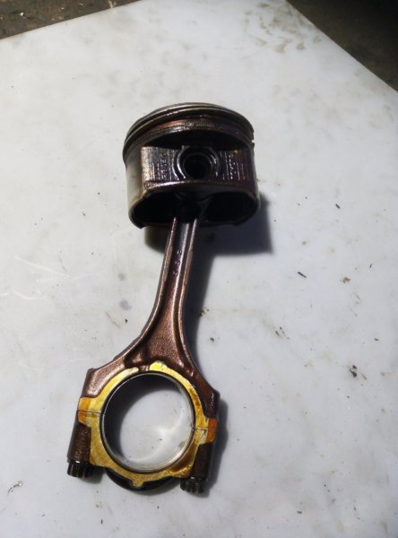 Поршень Toyota 2AZFE Поршень Toyota 2AZFE