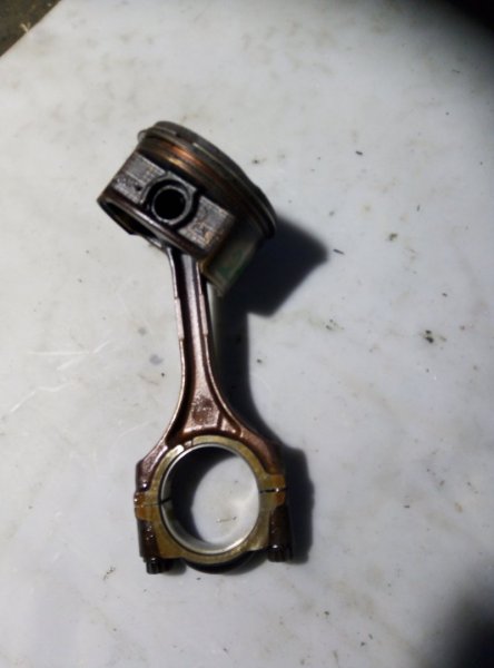 Поршень Toyota 2AZFE Поршень Toyota 2AZFE