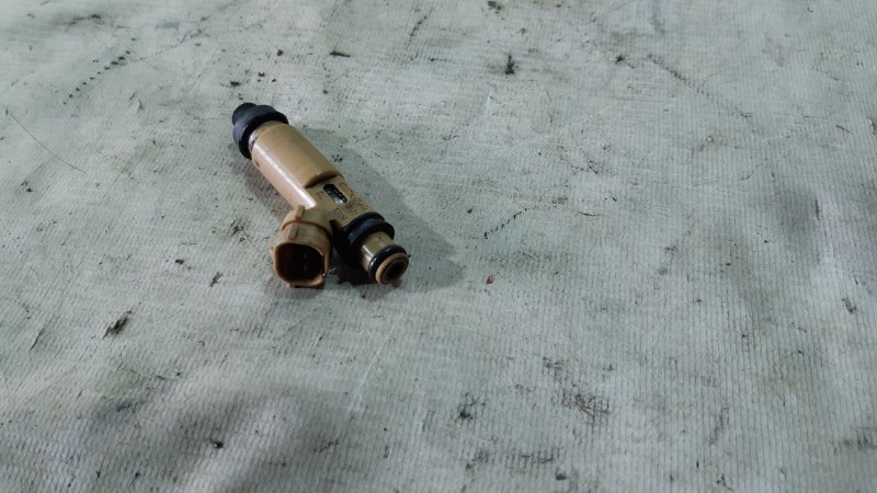 Форсунка Toyota 3SFE 1999 Форсунка Toyota 3SFE 1999