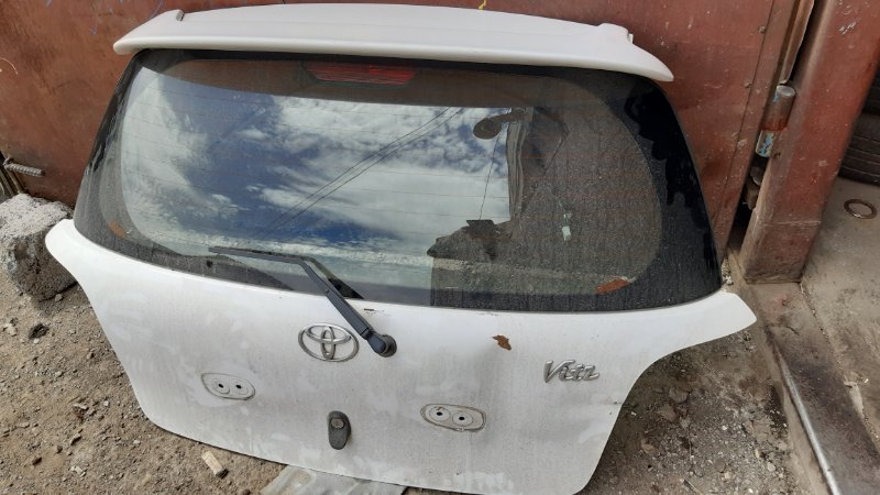 Дверь-5 Toyota Vitz 10 Дверь-5 Toyota Vitz 10