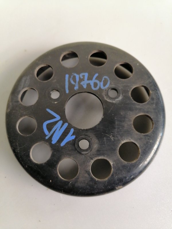 Шкив помпы Toyota 1NZFE Шкив помпы Toyota 1NZFE