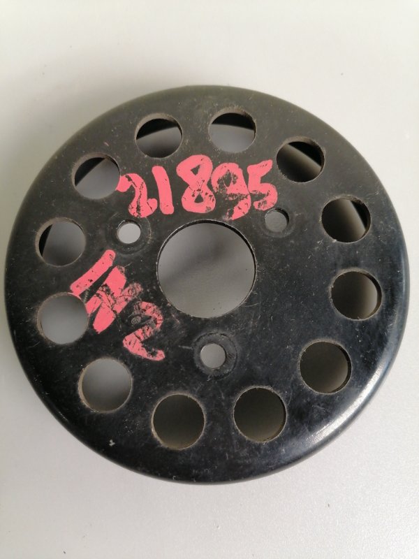 Шкив помпы Toyota 1NZFE Шкив помпы Toyota 1NZFE