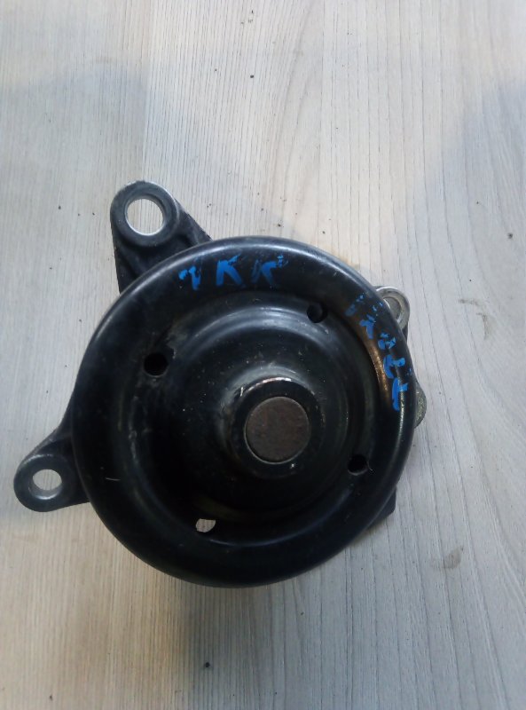 Помпа Toyota 1KRFE Помпа Toyota 1KRFE